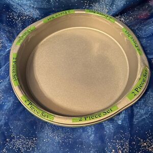 WILTON 9 Inch x 1.5 Inch Round SHAPE STEEL Heavy Duty Non Stick CAKE PANs 1 Pair